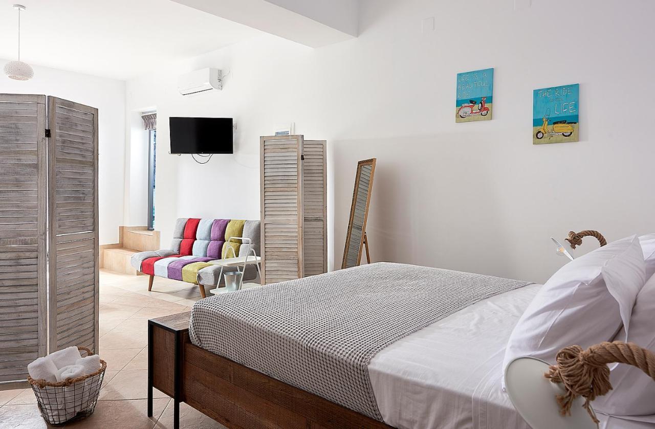 Miramare Luxury Apartments Firopotamos Buitenkant foto